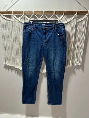 Old Navy Women's Dark Blue Straight-Leg Jeans thumbnail 4