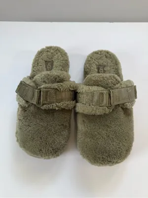 UGG women’s Olive Green Fuzz Clog Slippers thumbnail 3