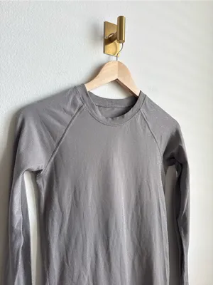 Athleta Long Sleeve Sparkle Performance Top Thumbholes Gray Women's S thumbnail 3