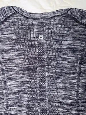 lululemon athletica Women's Heathered Black Short-Sleeve Crew thumbnail 5