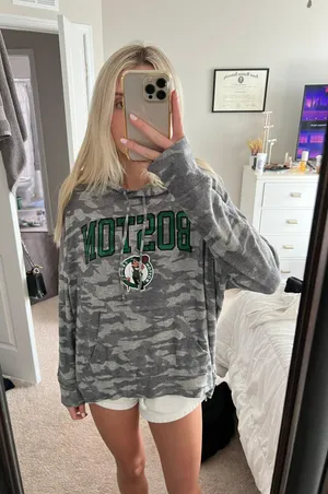 American Eagle Celtics Sweatshirt thumbnail 1