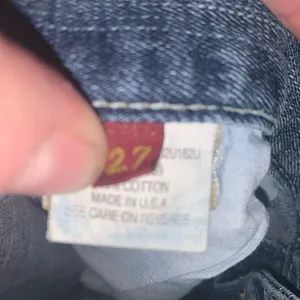 7 for All Mankind Great Wall of China distressed 27 jeans thumbnail 3