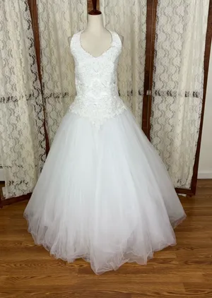 Beautiful Vintage Y2K David’s Bridal Halter Tulle Wedding Gown thumbnail 1