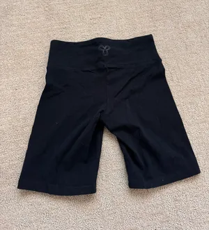 Aritzia Biker Shorts thumbnail 2