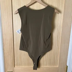 NWT FREE PEOPLE- Luna Square Neck Bodysuit Military Olive Size L/XL thumbnail 5