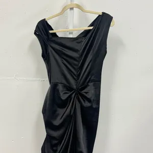 PrettyLittleThing Black Satin Off The Shoulder Draped Skirt Midi Dress Slit Sz 8 thumbnail 9