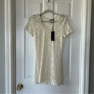 BKE‎ Boutique Buckle Cream Stretch Lace Mini Dress Tunic Womens Medium NEW *FLAW thumbnail 2