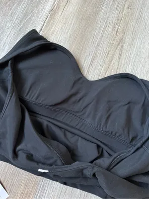 Lululemon Workout Tank Top Crop Tank Top Built in Bra Black Size 12 thumbnail 5