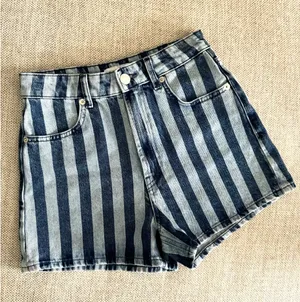 Zara High Waisted Light Dark Blue Striped Denim Shorts Size 4 thumbnail 1
