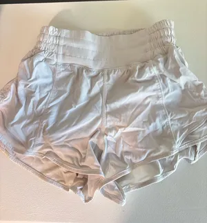 Lululemon Shorts Hotty hot thumbnail 1