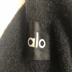 Alo Yoga Snuggle Up Sweater Long Sleeve Black S thumbnail 9