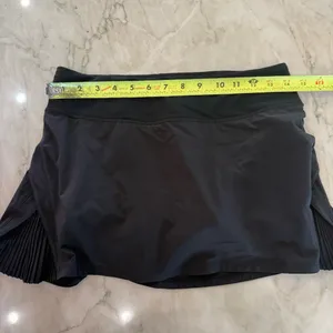 EUC: Lululemon Play Off The Pleats Skirt thumbnail 4