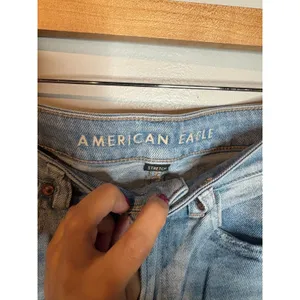 American Eagle Mom Straight distressed jeans thumbnail 3