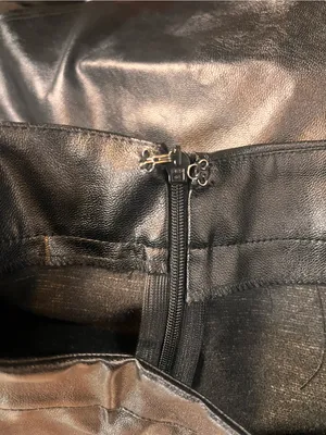 Lulu's Black‎ Corte Faux Leather Mini Skirt with Side Slit Size Small thumbnail 4