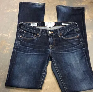 Lucky Brand Loita Boot Ankle Jean Size 00/24 Distressed at one knee Bin C14 thumbnail 1