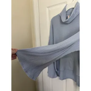 Free People FP Movement Ribbed Bell Sleeve Light Blue Stretch Top Oversized S thumbnail 8