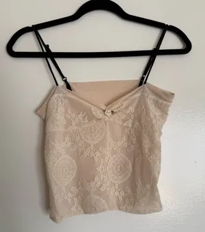 Cropped Lace Cami Black thumbnail 1