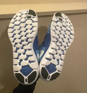 Sneakers thumbnail 4
