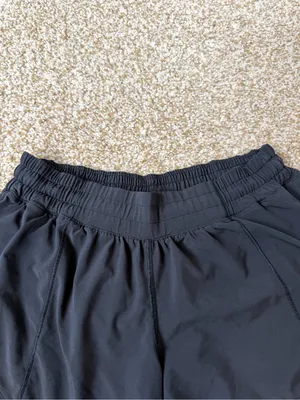 Lululemon Hotty Hot Shorts Black 3.5” Inseam Lined Run Gym Size 6 thumbnail 5