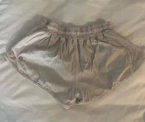 Lululemon Shorts Hotty Hot thumbnail 2