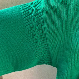FINAL MARKDOWN Green Sweater Size undefined thumbnail 4