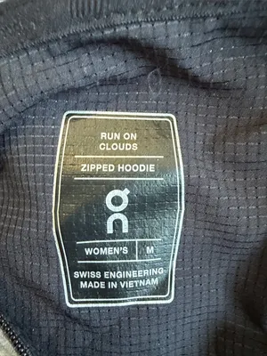 On Cloud Focus Tech Zipped Hoodie thumbnail 5