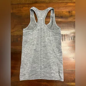 Lululemon Swiftly Tech Run Racerback Heathered Gray Tank Top Women'S Size 4 thumbnail 4