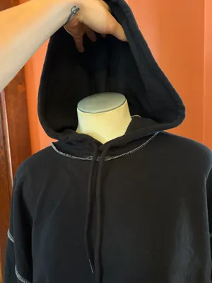 NWT-Levi’s slightly cropped hoodie with contrast stitching thumbnail 3