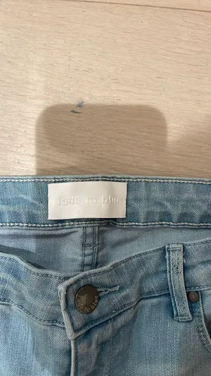 Fade to Blue Light Wash Bootcut Jeans thumbnail 3