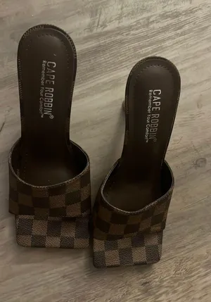 Heels Brown Size 5.5 thumbnail 2
