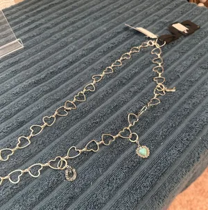 Art Class Silver Heart Link ladies belt with Turquoise Charms Sz M NWT thumbnail 1