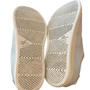 Kuru Roam Classic Court Sneaker Shoes Size 9B Leather Light Gray Women’s Comfort thumbnail 7