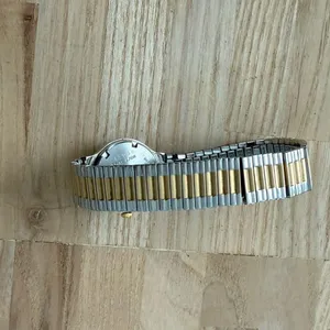 Seiko Two-Tone Ladies Watch White Dial Date Windows Stretch Bracelet New Battery thumbnail 10