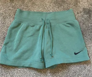 Nike Fleece Lined Shorts thumbnail 1