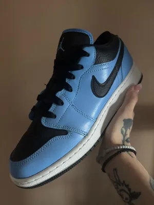 Air Jordan 1 Low GS 'University Blue Black' thumbnail 1