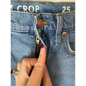 J‎ Crew Jeans Women 25 Blue Medium Wash Distressed Denim Demi Boot Crop Preppy thumbnail 7