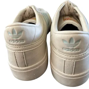 Adidas Originals Bryony Sneaker Casual Athletic Shoes White Halo Sz 10 Lace Up thumbnail 2