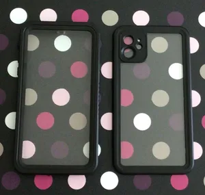 Black iPhone 11 Waterproof Case thumbnail 3