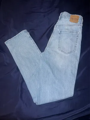 High-Waisted Hollister Jeans Mom thumbnail 2