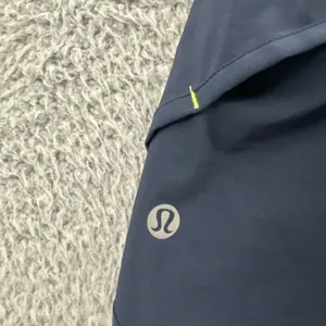 Lululemon Speed Shorts‎ Low Rise 2.5" Inkwell Navy Blue Athletic Running Women 8 thumbnail 3