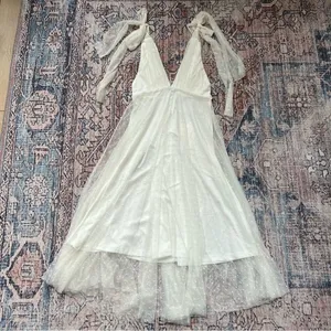 NWT One and Only Collective Tie Shoulder Mesh Tulle Dress Deep V Midi White Gown thumbnail 10