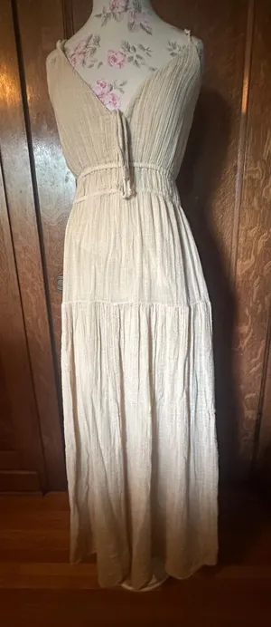 Elan Gauzy Khaki Maxi dress with tie front detail, size M, NWT thumbnail 1