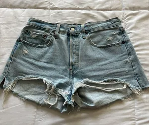 Levi's 501 High-Waisted Shorts thumbnail 1