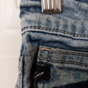 KanCan 0 / 23 High Rise Acid Wash Denim Cut Off Booty Jeans Raw Hem Short Shorts thumbnail 3