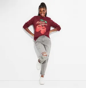 NWT Women’s Rolling Stones Cherry Graphic Sweatshirt Red 2XL Oversized thumbnail 2