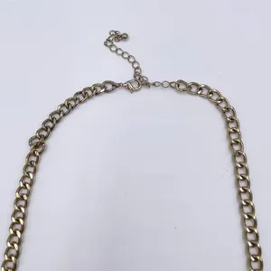 Vintage Y2K Chunky Acrylic Flower Necklace Rhinestone Jewel Statement Retro thumbnail 5
