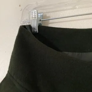 Banana Republic Wool Blend Mini Skirt Size 6 Green Old Money Dark Academia Retro thumbnail 4