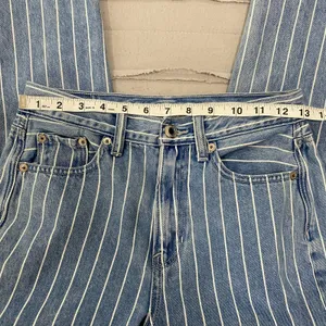 American Eagle High-Rise Mom Jeans SZ 0 thumbnail 8