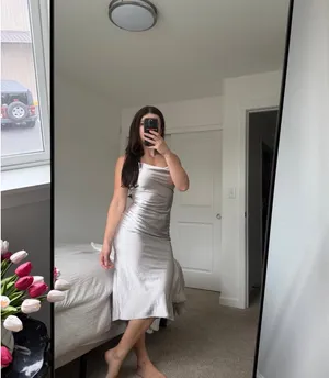 Boutique Satin dress size 2 thumbnail 4