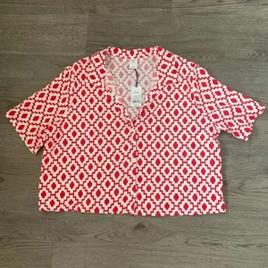 Shade & Shore™ Cropped Button-Up Short Sleeve Cover Up Top - Size XL - Red - NWT thumbnail 6